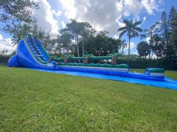 04c437c75a1ba557fd3bbd35de378f9b 1670299335 30ft Hurricane Water Slide (Wet)