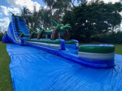 a3a626f8294bbe9a04be0d3cff356710 1670299335 30ft Hurricane Water Slide (Wet)